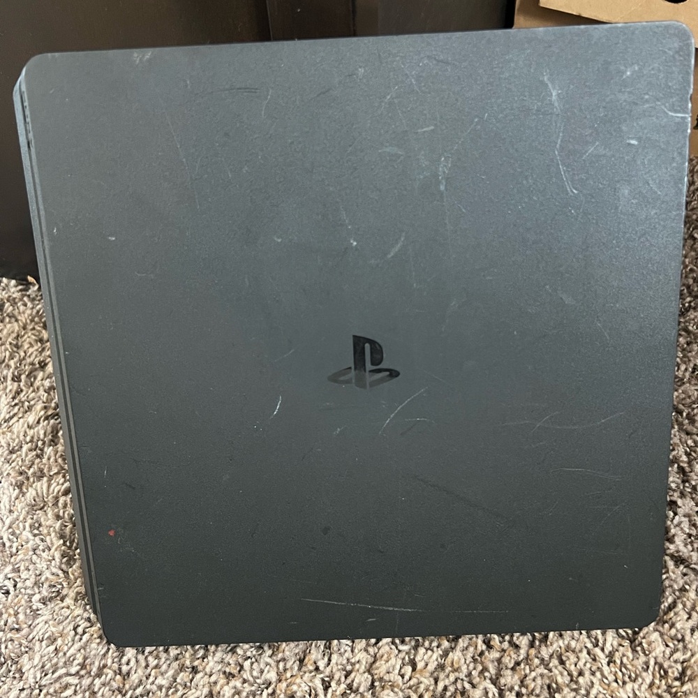 PlayStation 4 slim 500 gb
